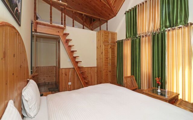 OYO 13715 Home Classic Villa Naggar Road