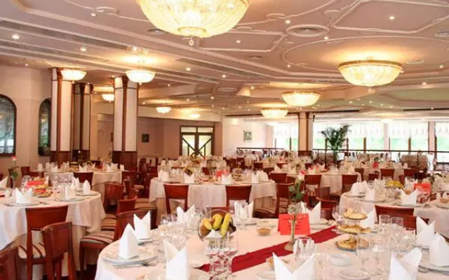 Palace Resort And Spa