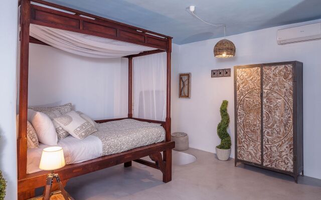 Rock Villas - Emporio | Pool, Jacuzzi, Castle View
