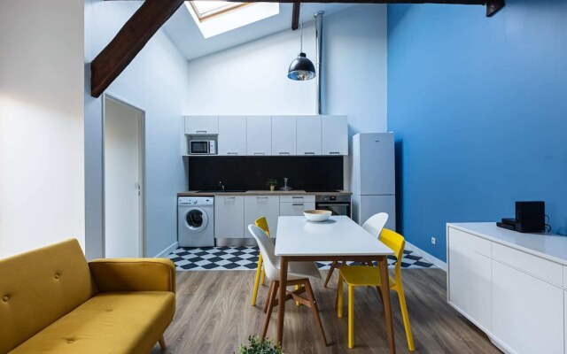 Bright 2BR Loft With a Quiet Patio