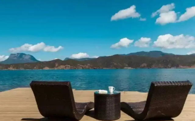 Date One @ Lugu Lake