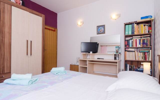 Leo's Room