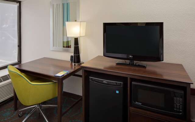 Hampton Inn Naples Central