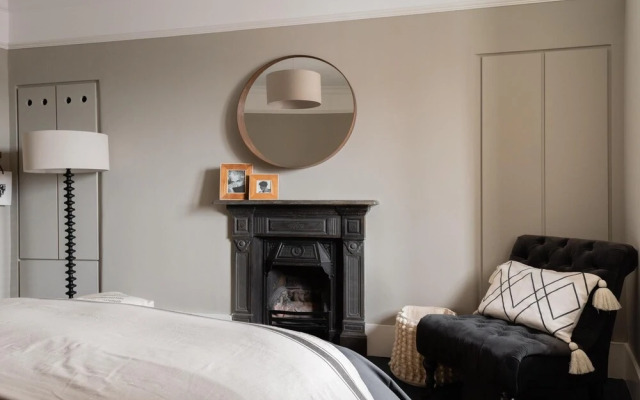 The Leicester Square Apartment
