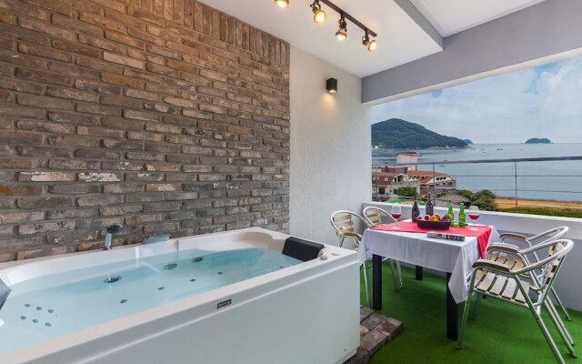 Geoje The Terrace Pension