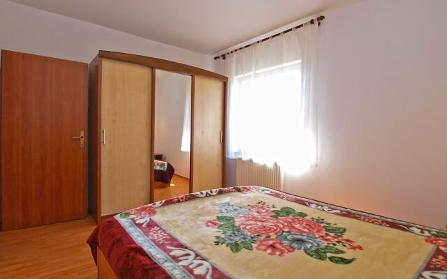 Apartment 1077