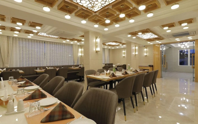 Hotel R.J Residency