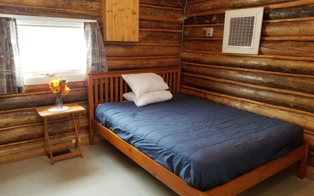 Christina Lake Lodge