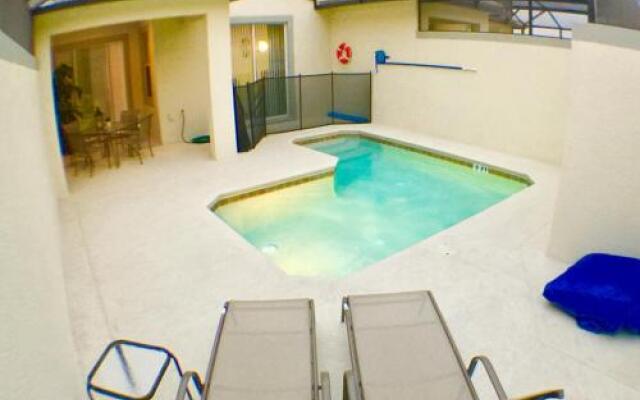 Four Bedrooms Home with Pool 4819