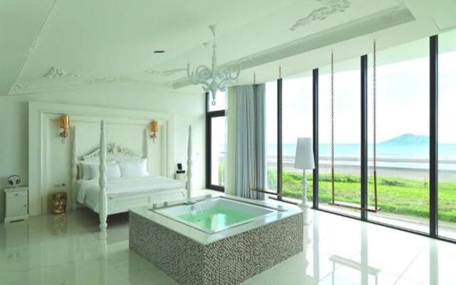 Play Hotel