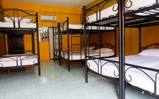 Jaya Hostel - Adults Only