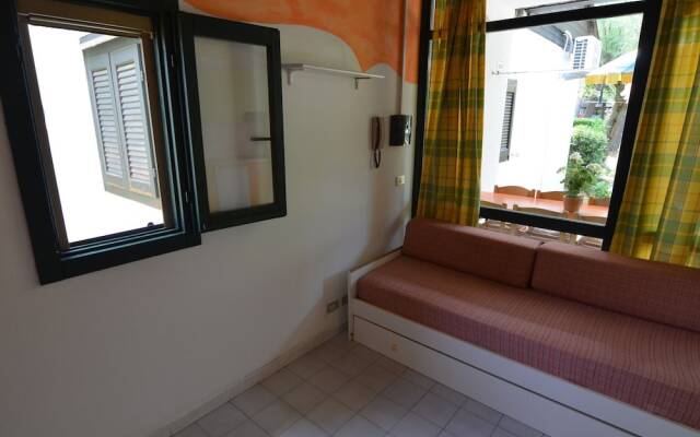 Belvilla by OYO Spacious Bungalow With AC Near sea