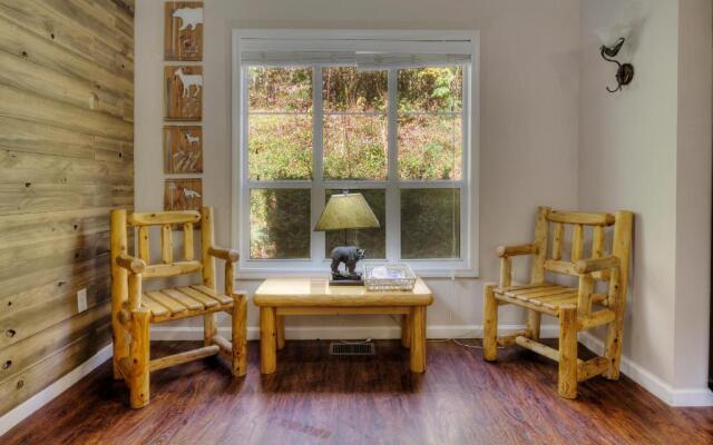 5Bedrooms*4KING BEDS*OUTSTANDING LOCATION*HotTub*