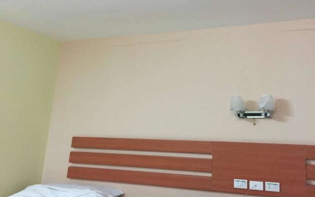 Tiandirenhe Business Hotel