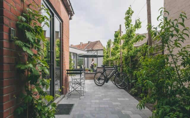 Het Oplaadpunt bed, bike, hike, 4-8 p