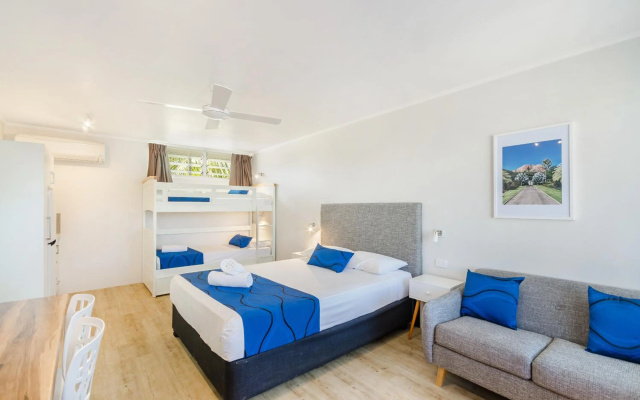 Beach House Motel – Guest Rooms – The Strand