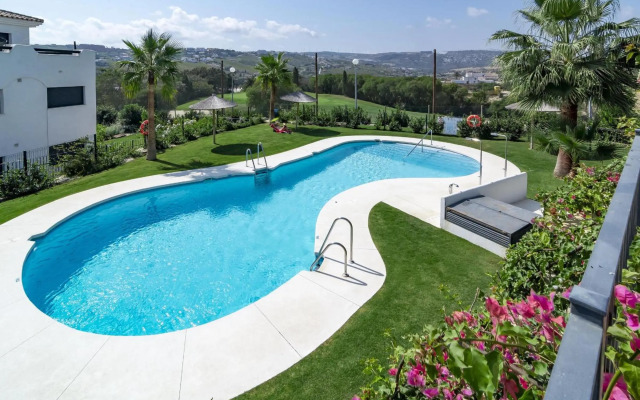 DJC - Modern 2 bedroom apartment close to beach