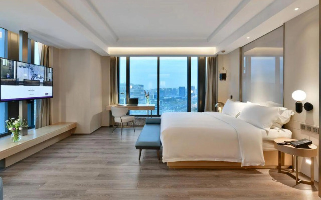 Mercure Yibin Port