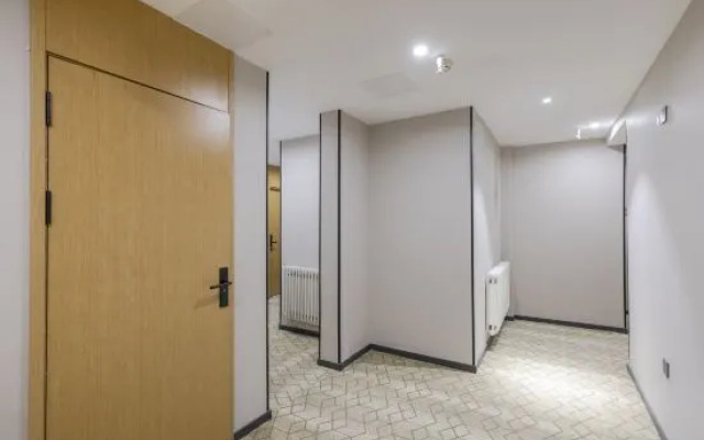 Mofan Hotel (Beijing Yuquan Hospital  Taiwan Street Branch)