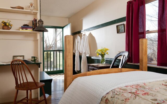Inn & Spa at Cedar Falls
