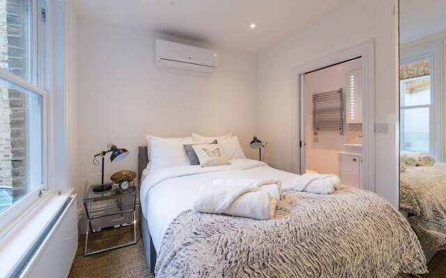 2 Bed - Very Convenient Location - South Terrace