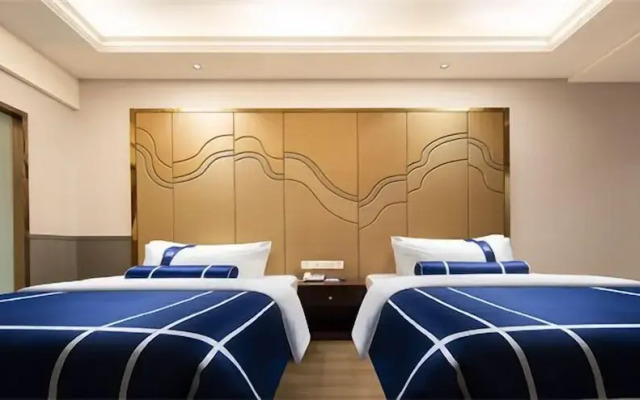 Bump Hotel (Chengdu Airport Cuqiao Metro Station)