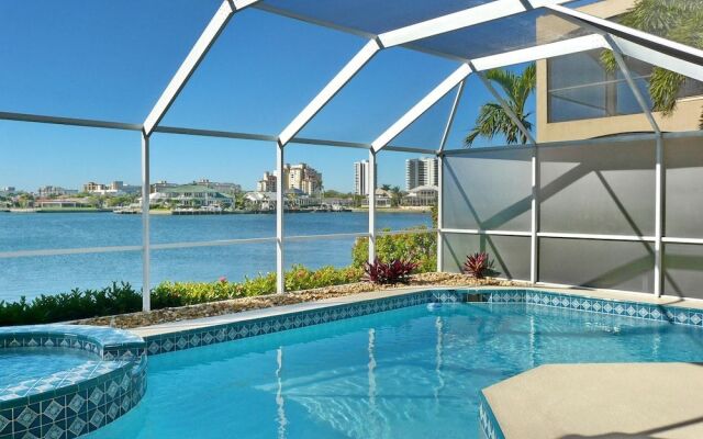 Waterfront Home With Spectacular View, Pool and spa