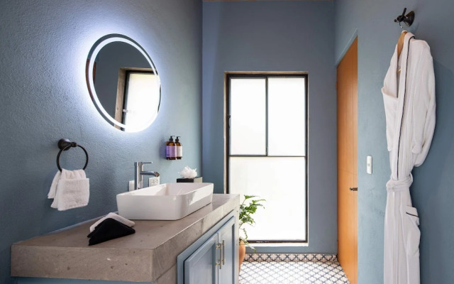 Vibrant 3Bed Villa - A Deco Retreat