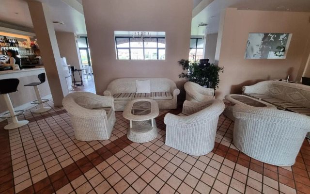 Le Terrazze Sul Lago Residence & Hotel