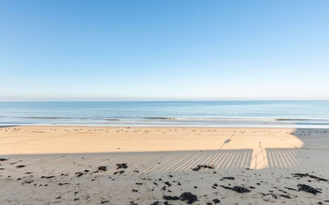 Cozy Apartment in Maisy near Sea