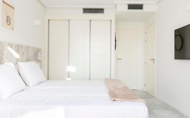 Luxury Penthouse With Hot Tub And Sea Views