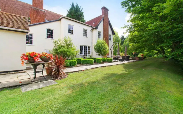 Sturmer Hall Hotel & Conference Centre