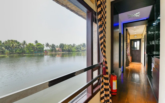 Oyo 22118 Houseboat Swan 2 Bhk Private