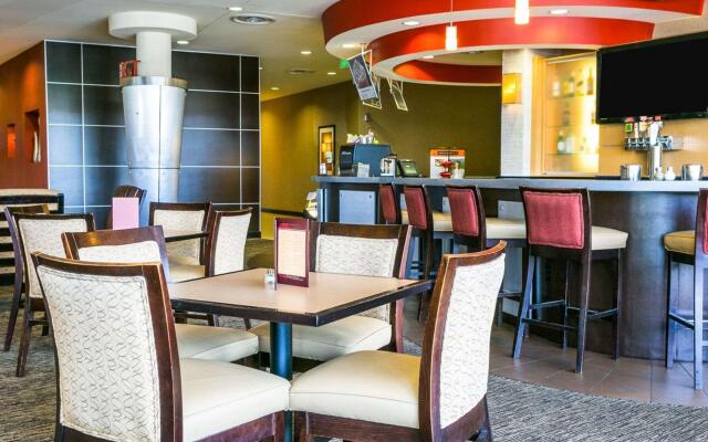 Cambria Hotel Denver International Airport
