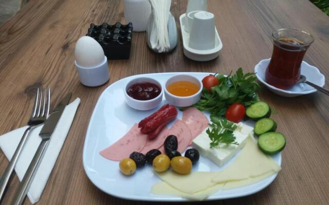 Toprak Hotel