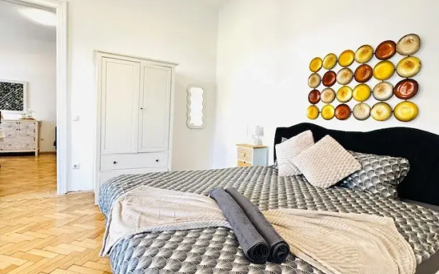 Comfortable 1BR Lounge Westbahnhof