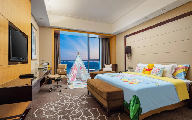 Crowne Plaza Yichang by IHG