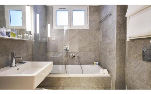 Отель 9Hotel Republique