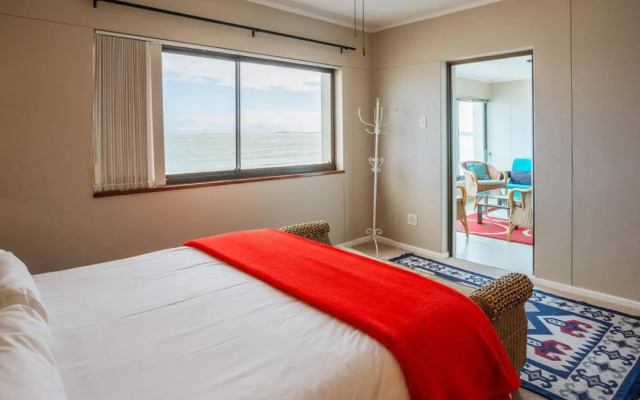 Luxurious Beach Front