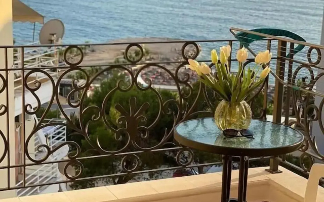 Ami Mar Hotel