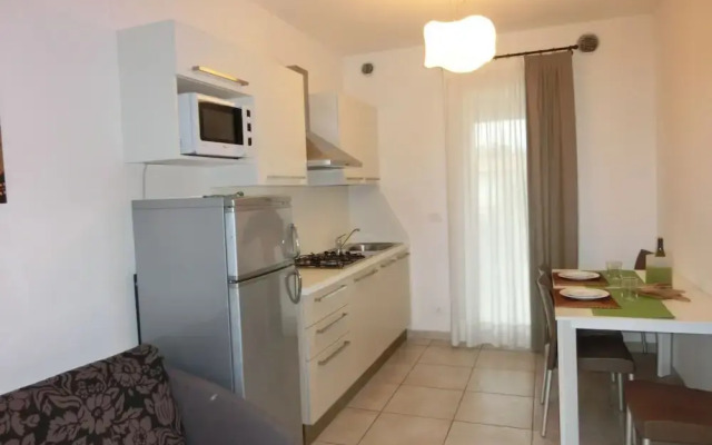 Comfy Apartment With Shared Pool