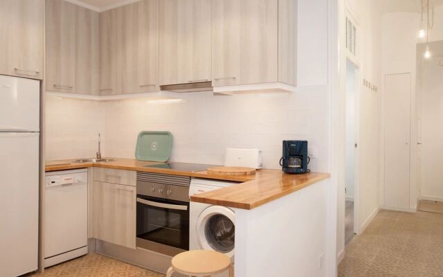 Modernist Flat - Sagrada Familia