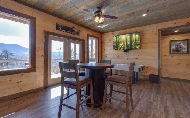 Great Smoky Lodge by Jackson Mountain Rentals