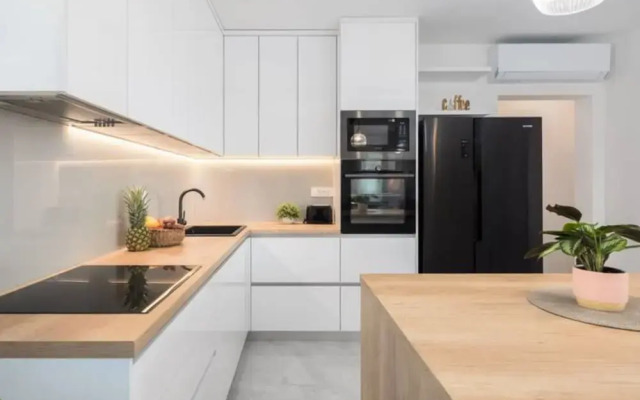 Shimmering Sea Apartment With Terrace