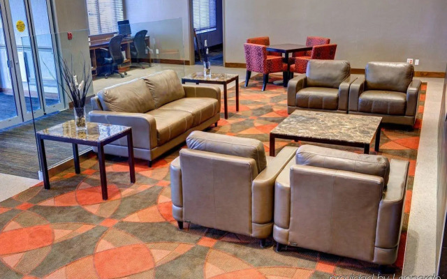 Radisson Hotel & Suites Fort McMurray