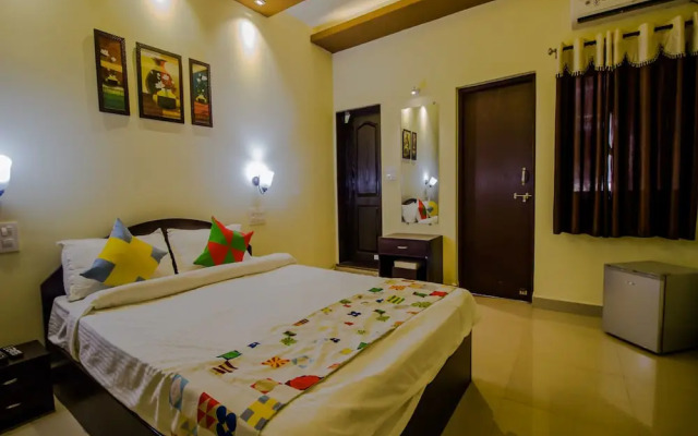 OYO 14182 Home Graceful Studio Ashwem