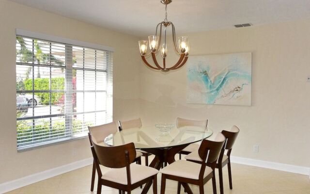 1107 Edington Place
