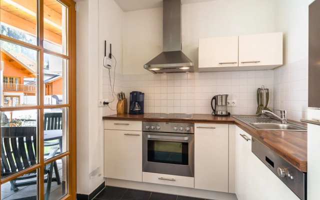 Cozy Apartment in Rauris near Forest