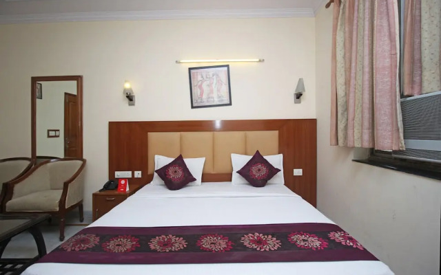 OYO 9011 Hotel Lohmod