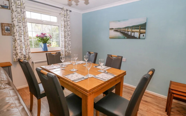 Stepping Stones, Pwllheli